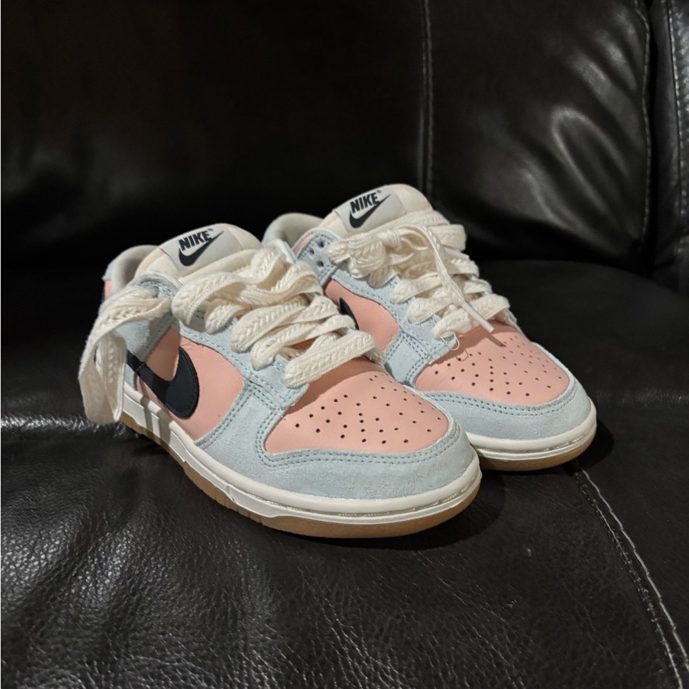 Nike Kids Sneakers in Pink and light blue